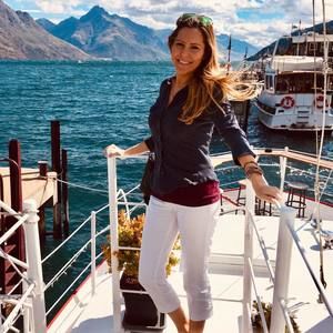 Meet your Posher, Caroline